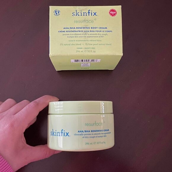 Skinfix resurface+ AHA/BHA renewing body cream, 296 mL e 10 fl. oz - Picture 1 of 3